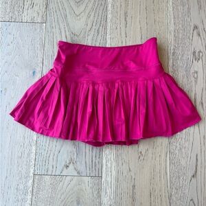 Gold Hinge Chic Fuchsia Pleated Mini Skirt Size Small